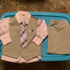 Boys 3T light purple suit (shirt,pants,tie,vest)